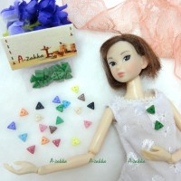 NDB010GRN Doll Dress Making DIY Tiny Button Triangle 6.5mm Green NDB010GRN Doll Dress Making DIY Tiny Button Triangle 6.5mm Green
